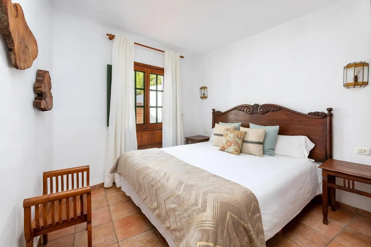 Las Casas Del Chorro Agulo Country house